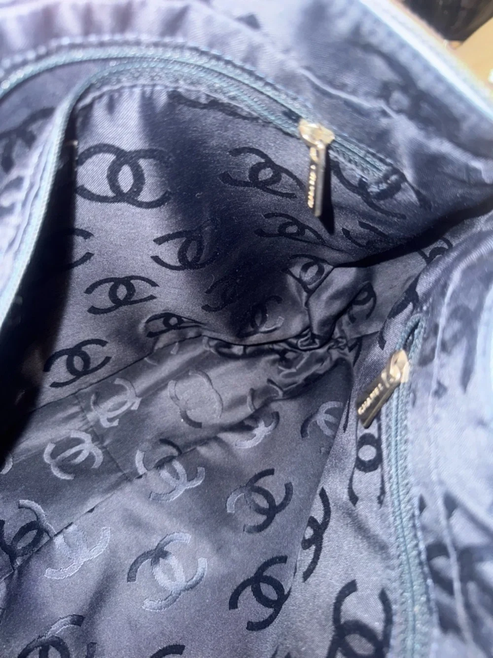 CHANEL Light Blue Denim Shoulder Bag - Picture 11 of 14